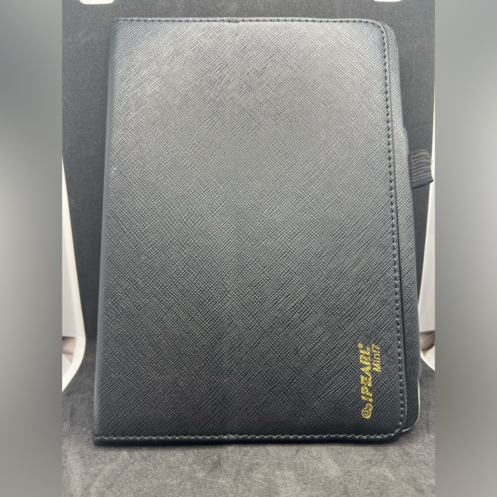 🥰 4/$25- IPearl Tablet Case with handstrap